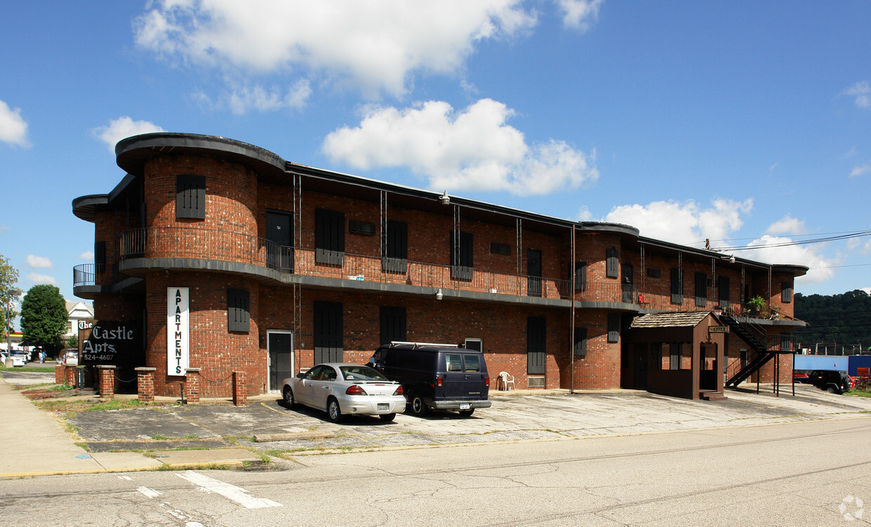 Building Photo - 2275 Winchester Ave