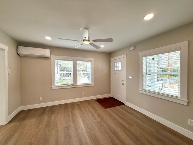 Foto del edificio - Fully Renovated - 1 Bed 1 Bath