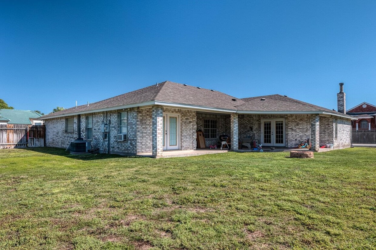 Building Photo - 107 Timber Rock Dr