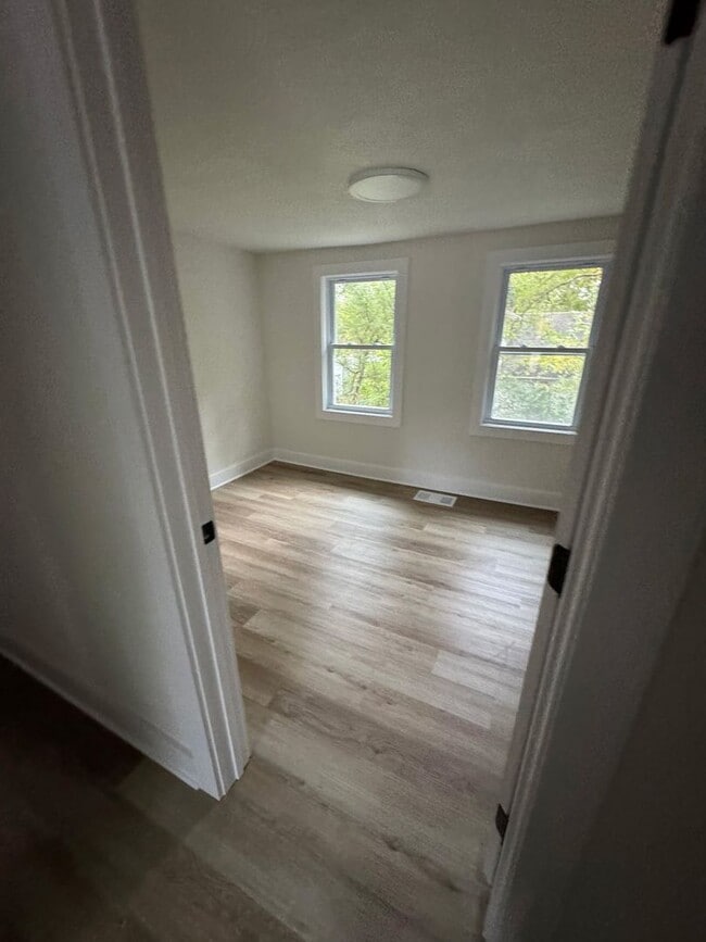 Foto del edificio - 4 bed 2 bath House