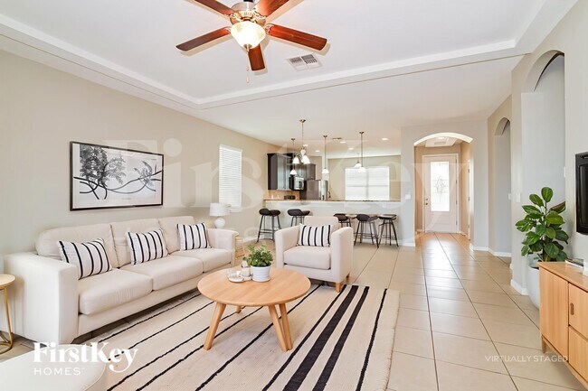 Building Photo - 607 Silverthorn Pl