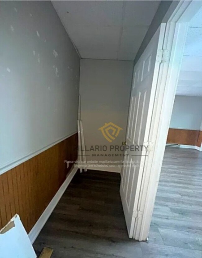 Foto del edificio - 108 W Main St