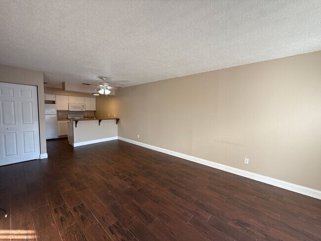 Foto del edificio - JCR1 - 5445