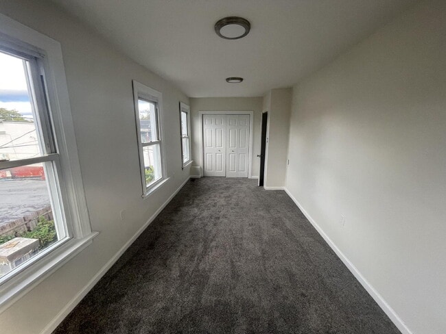 Foto del edificio - 2350 Logan St