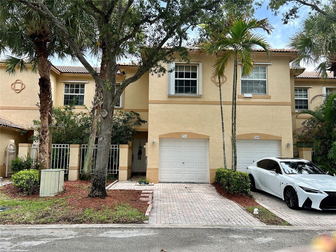 Primary Photo - 791 NW 170th Terrace