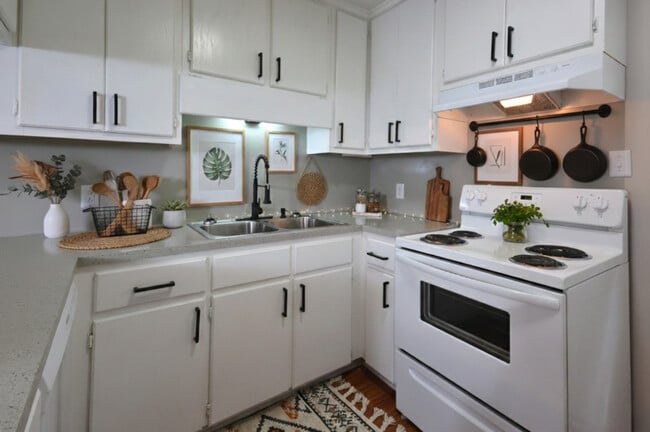 Edgewood Apartments in Burner, NC - Edgewood Apartments