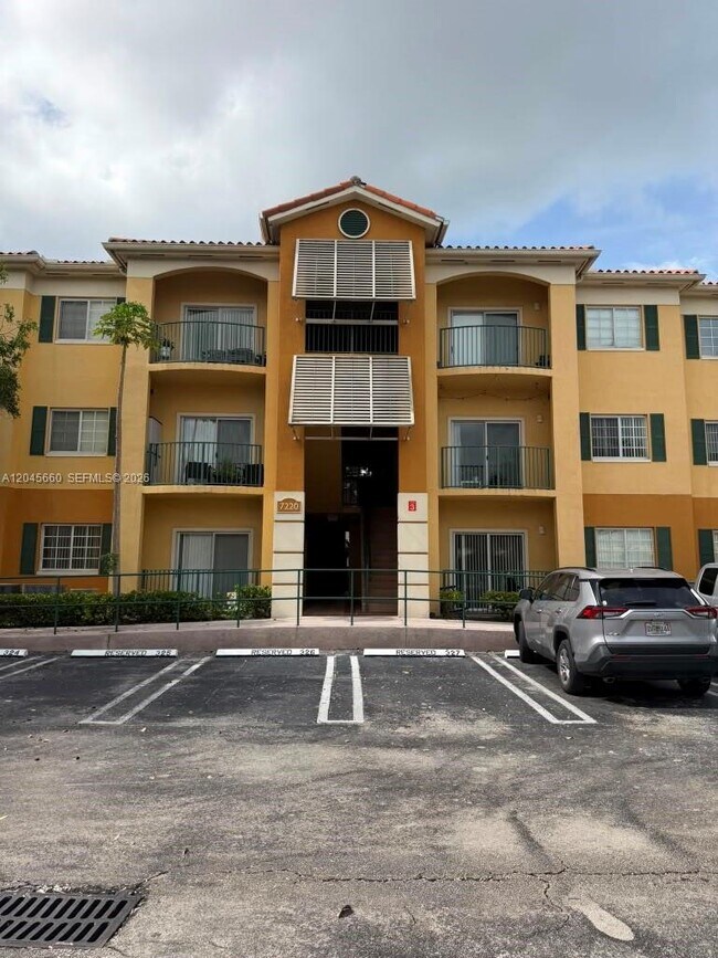 Foto del edificio - 7220 NW 114th Ave
