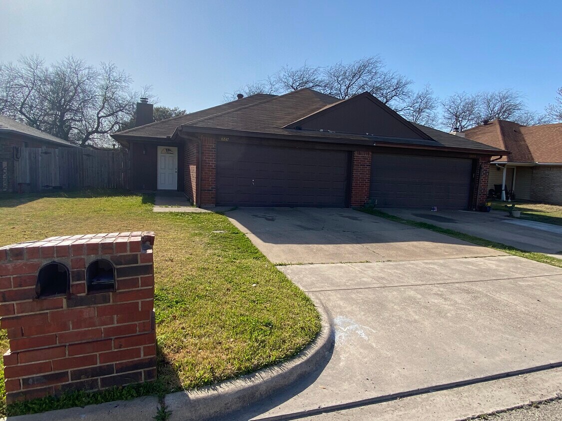 6337 Mark Ct, North Richland Hills, TX 76182 Townhome Rentals in North Richland Hills TX