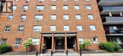 Building Photo - 3900 Wyandotte St E