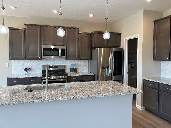 Building Photo - 15926 Long Meadow Way