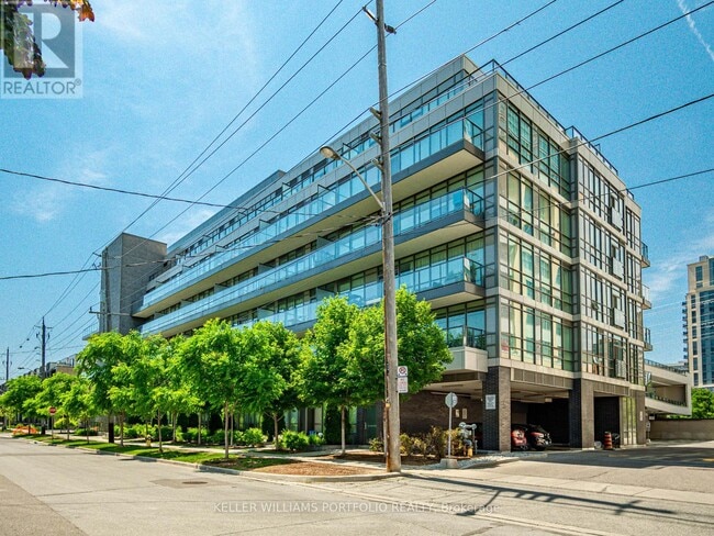 Building Photo - 8 Fieldway Rd