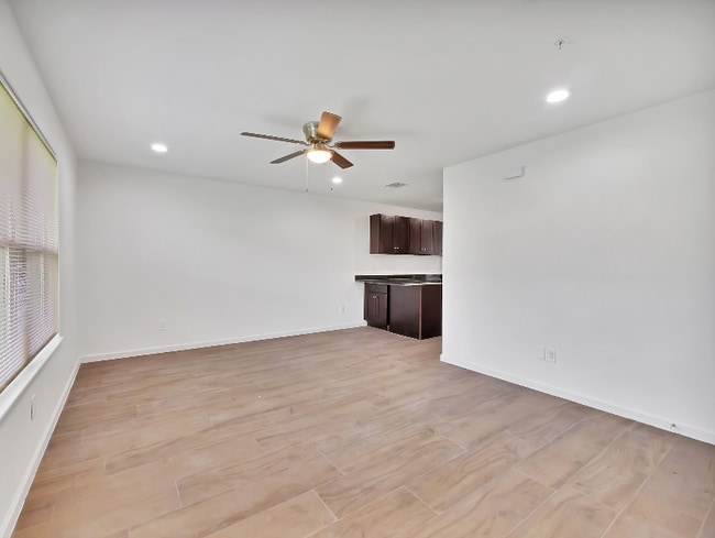 Foto del edificio - 2802 Shaver St