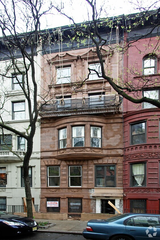 Primary Photo - 26 W 87th St