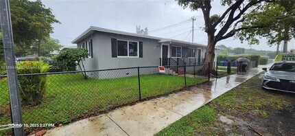 Building Photo - 4555 NW 14th Ave