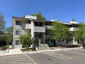 Building Photo - 1705 Heatheridge Rd