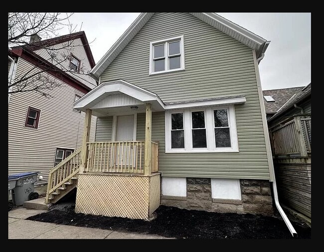 Building Photo - 525 E Clarke St