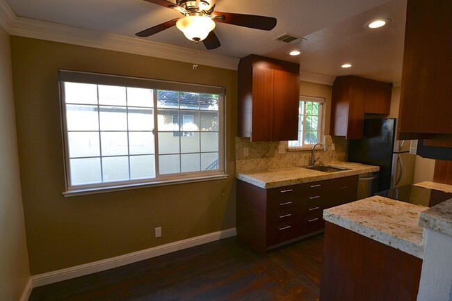 Building Photo - Blossom Valley Condo