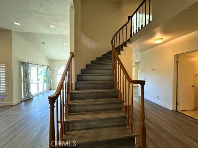 Foto del edificio - 1535 Summitridge Dr