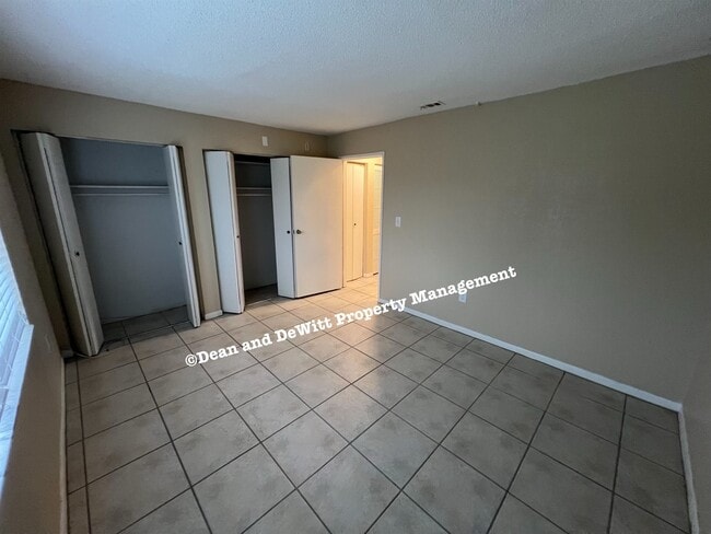 Building Photo - 1 Bed/1 Bath - Unit 228