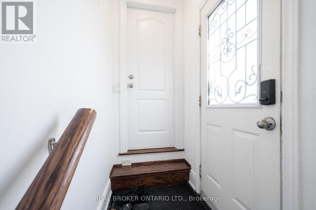 Photo du bâtiment - 3296 Flagstone Dr