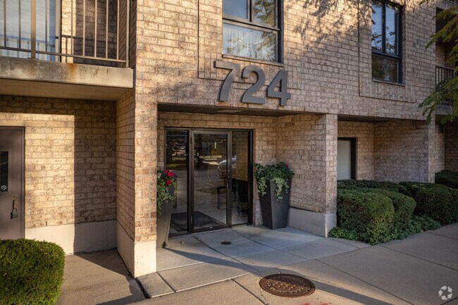Entrance - 724 12th St