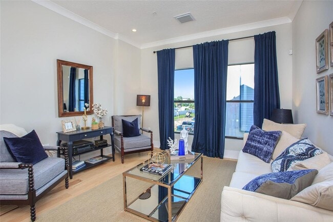 Building Photo - Gramercy Court Townhome