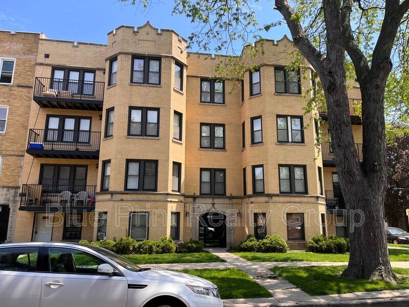 6501 N Mozart St Unit 3s, Chicago, IL 60645 Condo for Rent in Chicago
