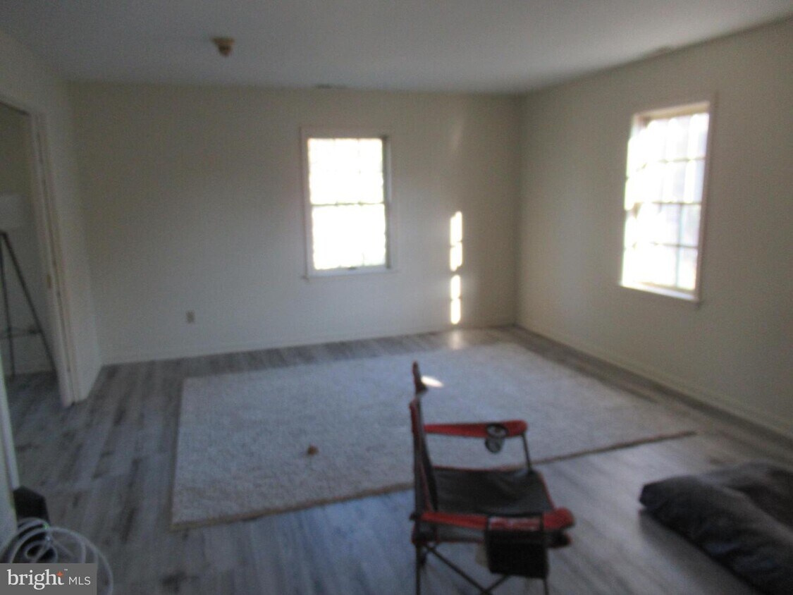 Primary Photo - 111 S Morris St