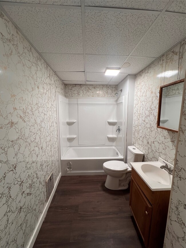 Building Photo - 155 Willow St