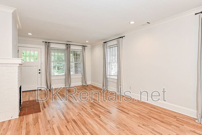 Foto del edificio - 2134 Delano Dr NE