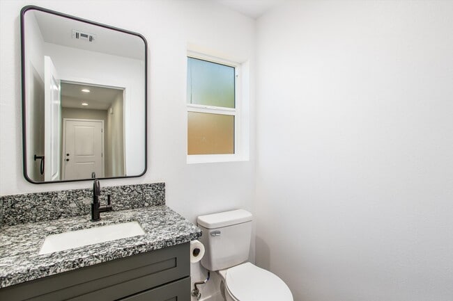 Building Photo - 66079 Cahuilla Ave