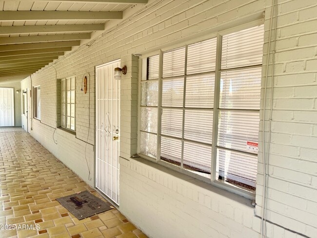 Building Photo - 606 E San Juan Ave