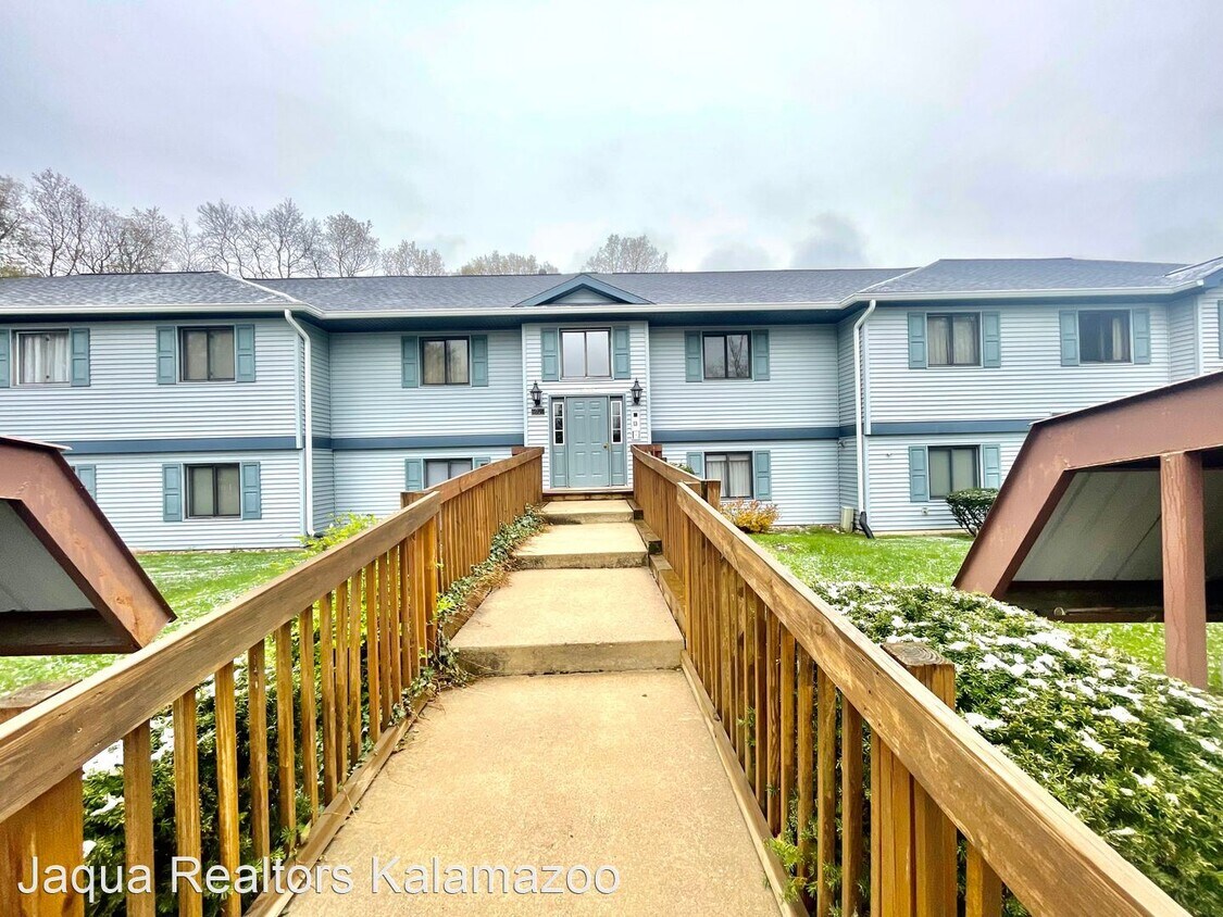 6039 Danford Creek Dr, Kalamazoo, MI 49009 House Rental in Kalamazoo