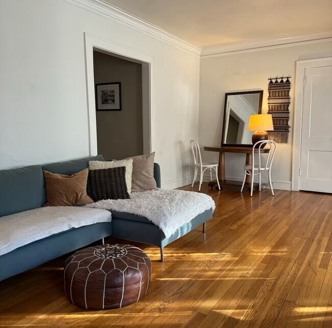 Foto del edificio - 5005 Grand Avenue