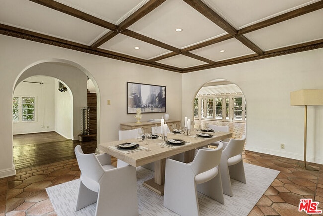 Foto del edificio - 512 N Palm Dr