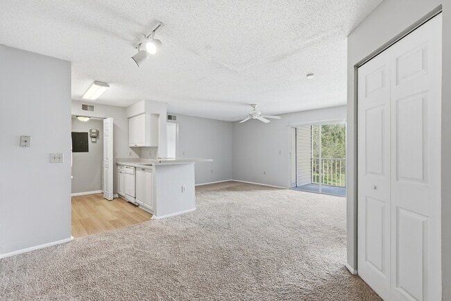 Foto del edificio - 1229 Bermuda Lakes Ln