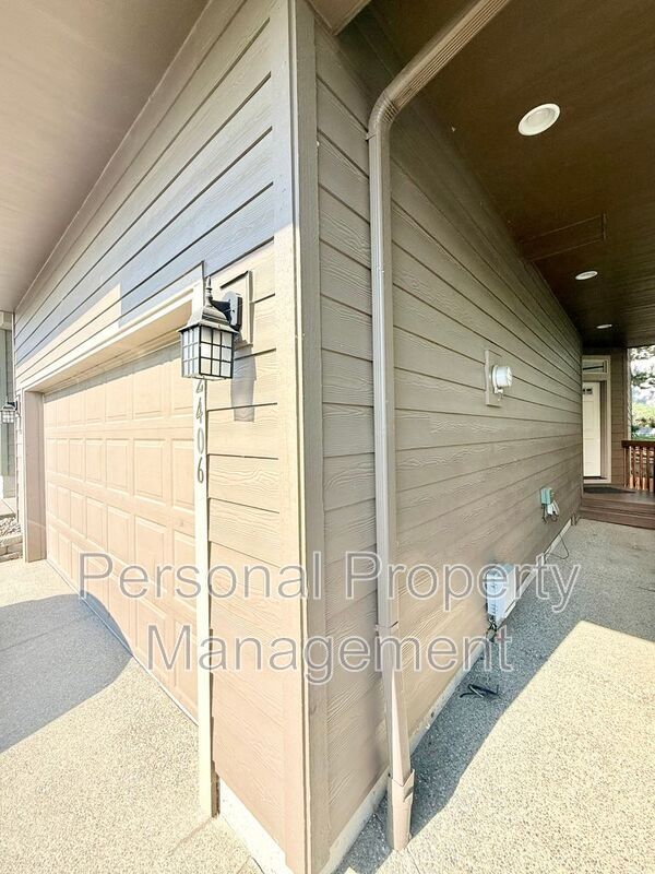 Building Photo - 2406 NE 130th Ave