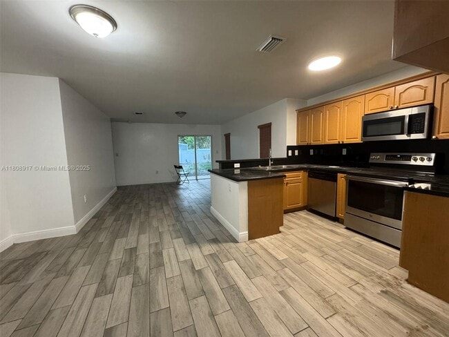 Building Photo - 22250 Miami Ave