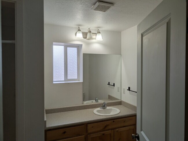 Foto del edificio - Updated Studio Apartment in Ephraim – All Utilities Included + Pet Friendly