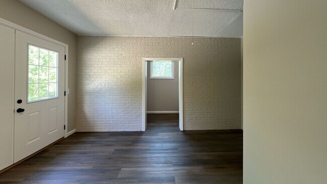 Building Photo - 11472 US-62