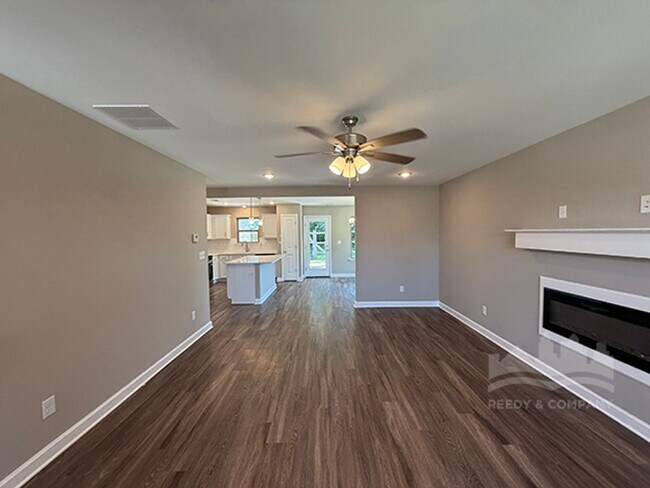 Foto del edificio - 1844 Bloomington Cir