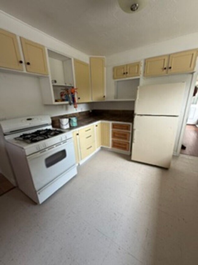 Foto del edificio - 3 bedroom, 2 bath with huge den or bonus room