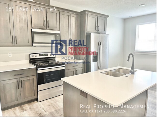 Foto del edificio - MOVE IN SPECIAL - 3 bedroom 2.5 bath Townh...