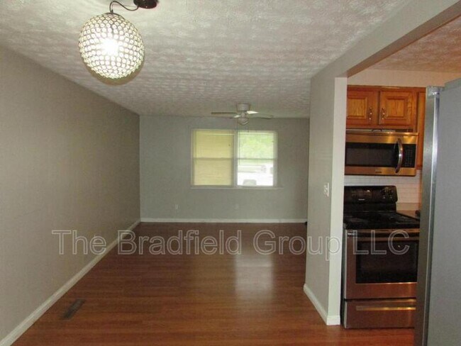 Building Photo - 4407 Nowak Ave