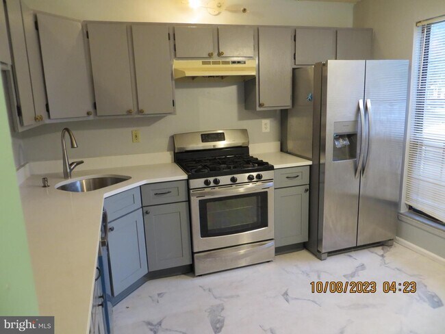 Building Photo - 20 Drewes Ct