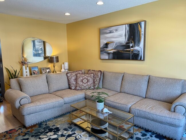 Foto del edificio - 1766 Grove Dr