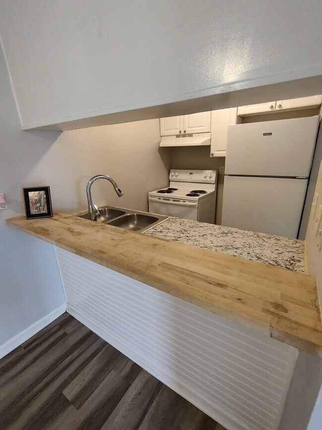 Building Photo - 4401 Patton Rd SW