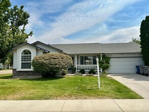 Building Photo - 8137 Waterfowl Ave