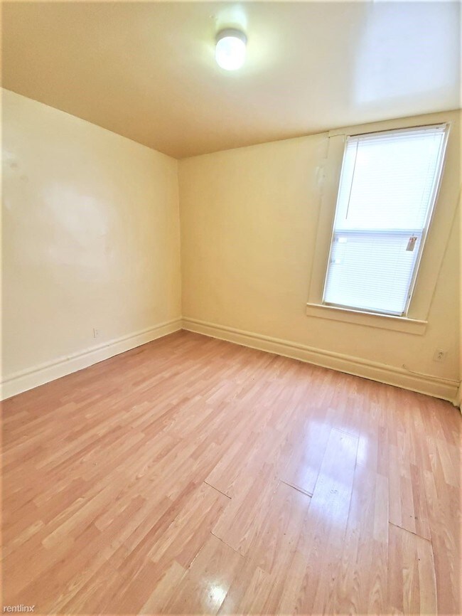 Building Photo - 3 br, 1 bath  - 49 Hazelwood Ave Apt 1