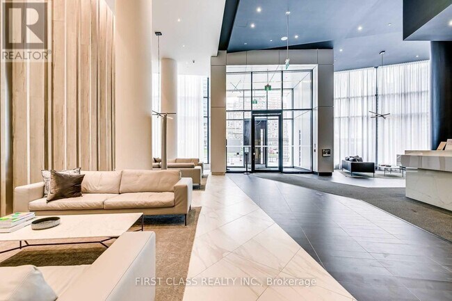 Photo du bâtiment - 3900 Confederation Pkwy